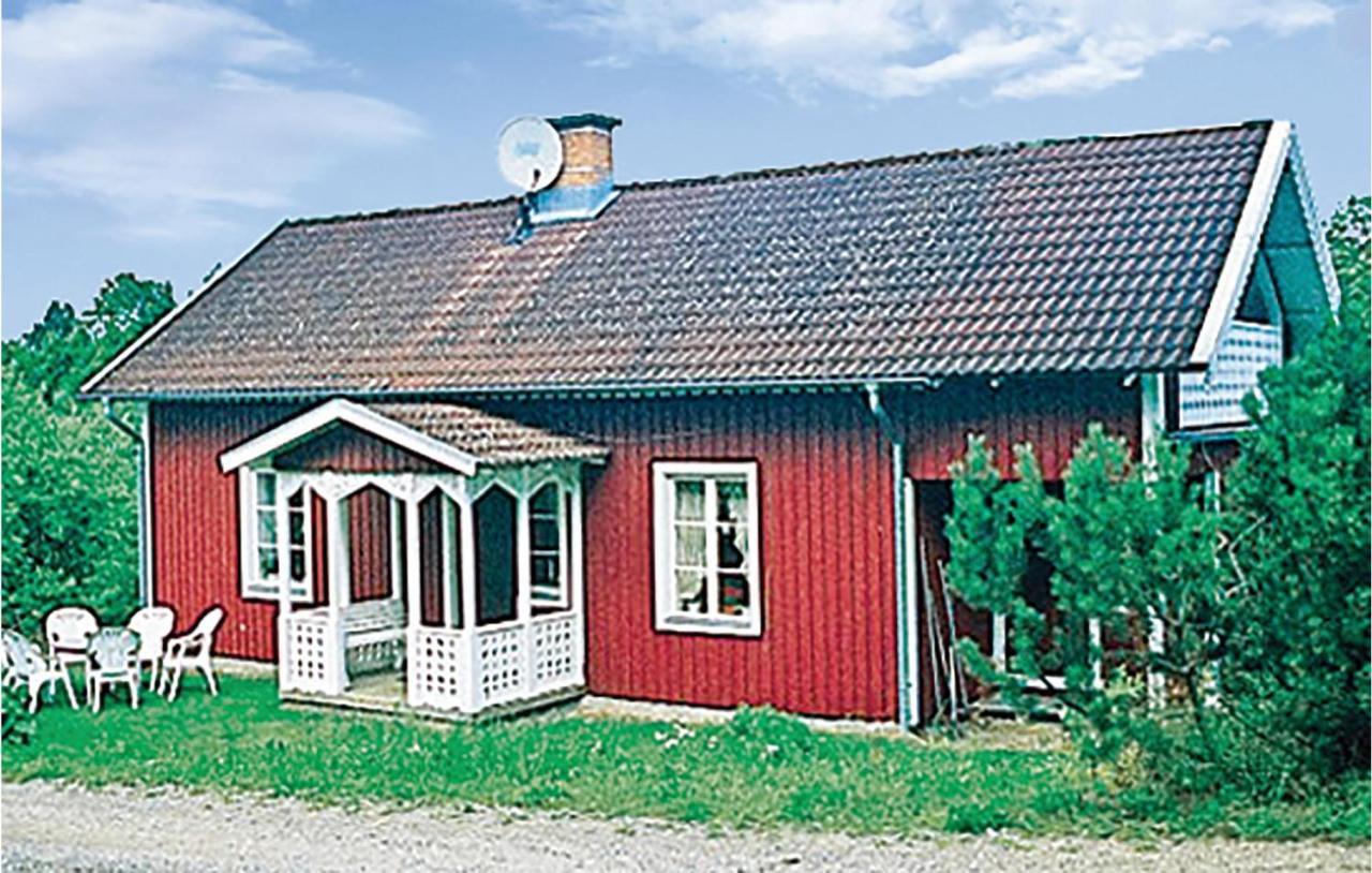 3 Bedroom Beautiful Home In Kristdala Malghult Exterior photo